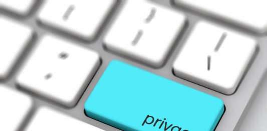 L’AI CHE CI OSSERVA. LA FINE DELLA PRIVACY O L’INIZIO DELLA TRASPARENZA?